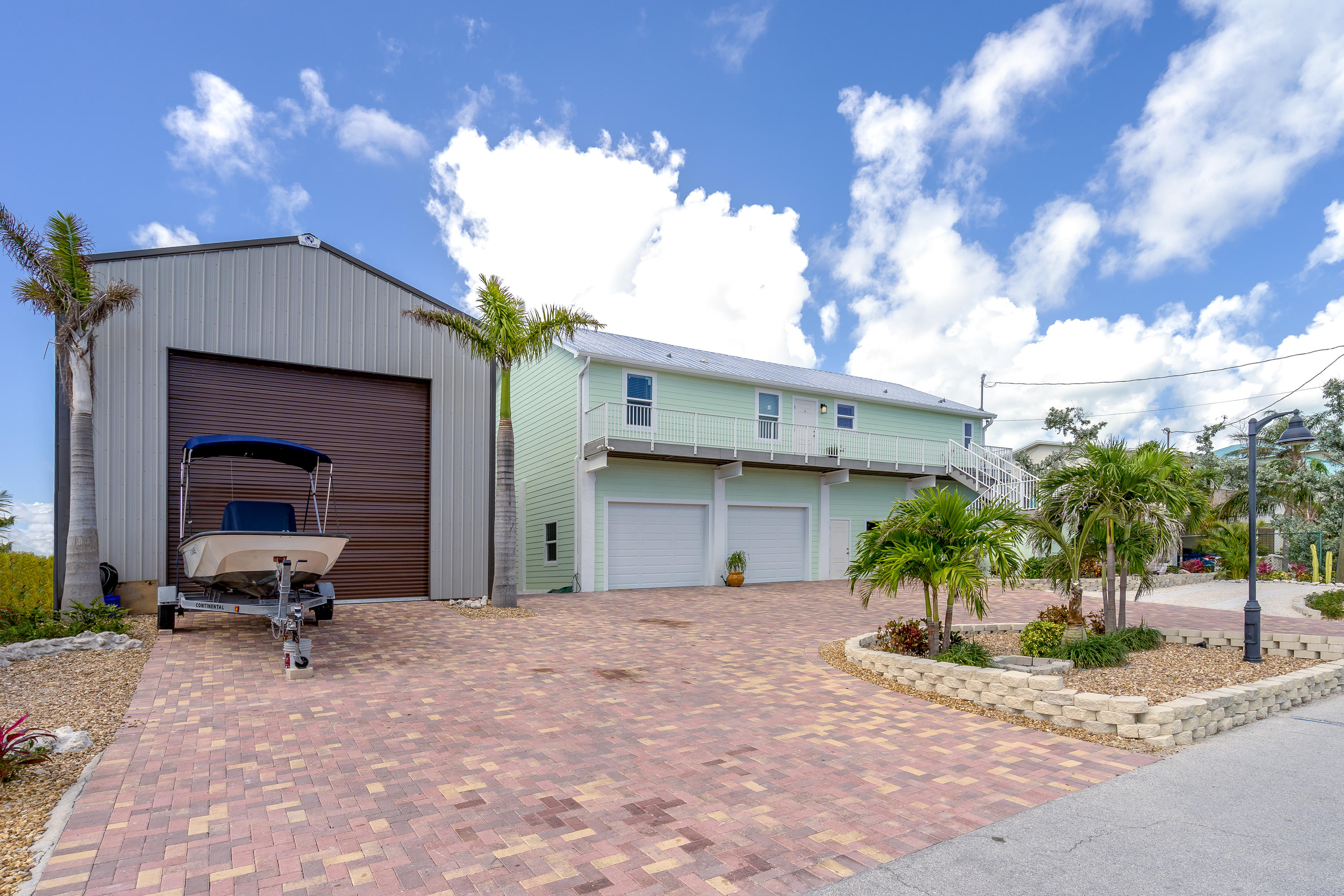 415 Sombrero Beach Road Marathon, FL 33050 - Photo 1 of 49 415 Sombrero Beach Rd