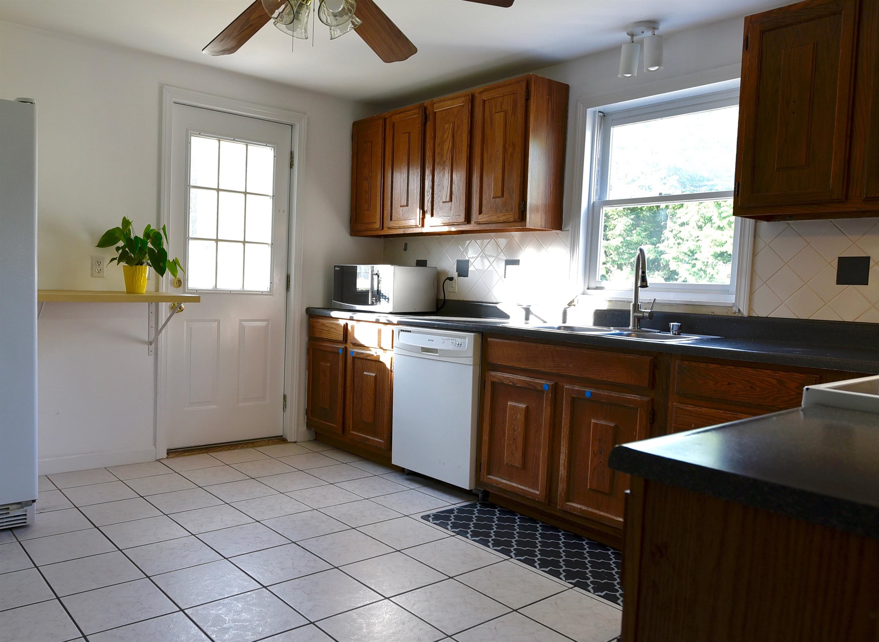 6 Valley Street Derry, NH 03038 - Photo 11 of 26