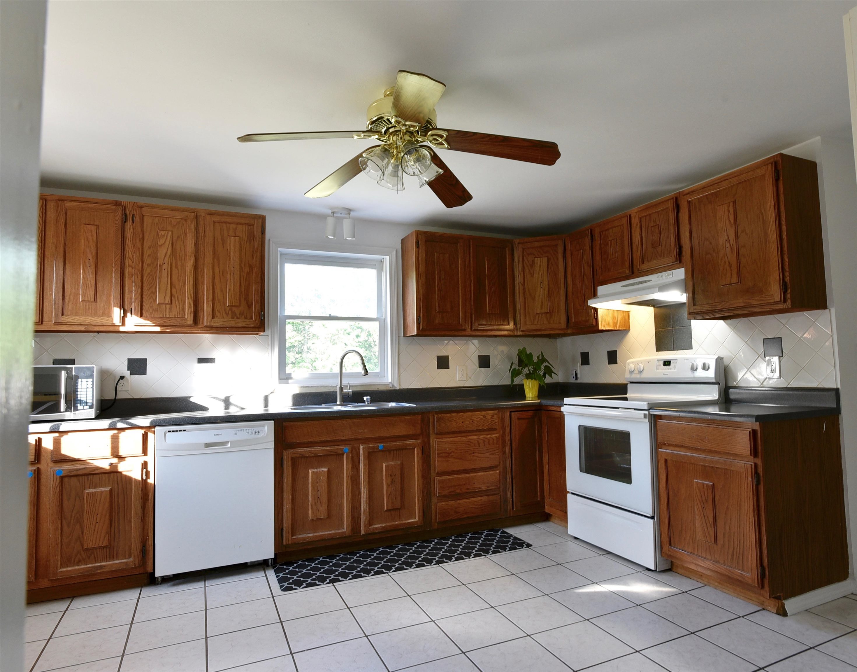 6 Valley Street Derry, NH 03038 - Photo 10 of 26