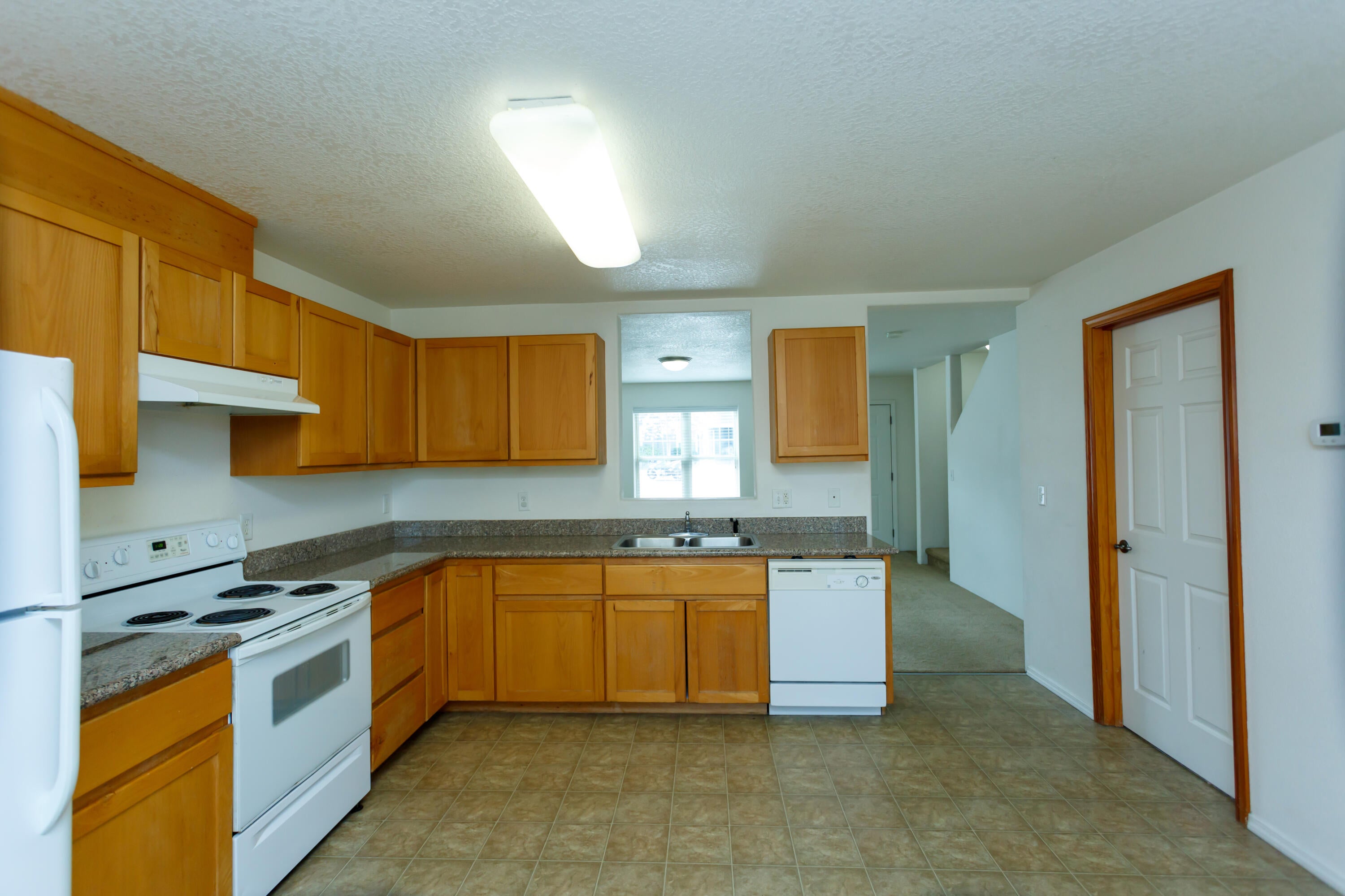 450 Midway Road, Unit 24 Medford, OR 97501 - Photo 8 of 29 450MIDWAY_#24_-9