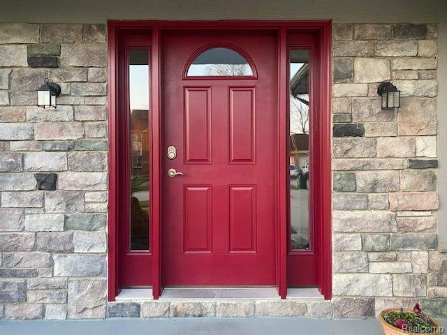 2536 Brilliance Rochester, MI 48309 - Photo 2 of 41