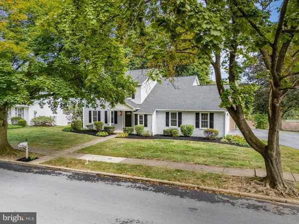 $475,000 | 5221 Meadowbrook Drive, Mechanicsburg, PA 17050