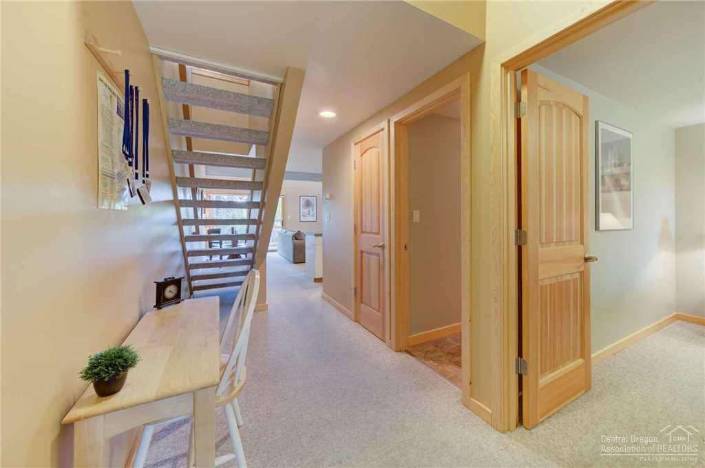 57289 Overlook Road, Unit 14 Sunriver, OR 97707 - Photo 3 of 10 Additional Photo