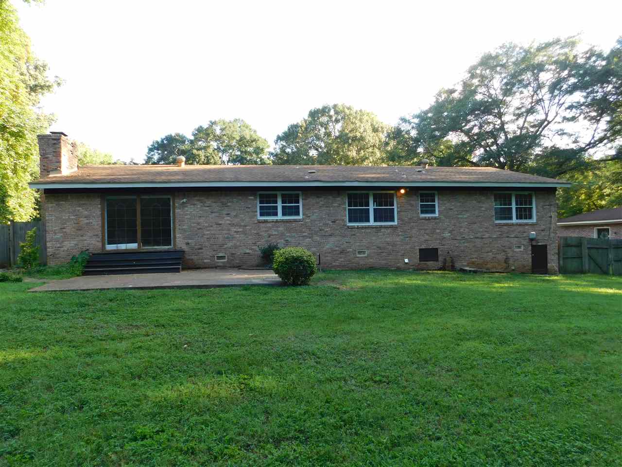 990 Blanchard Road Memphis, TN 38116 - Photo 24 of 25 Nice deck & patio.