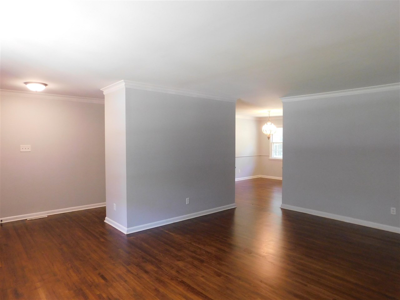 990 Blanchard Road Memphis, TN 38116 - Photo 5 of 25 Very large and beautiful solid hardwood floors.