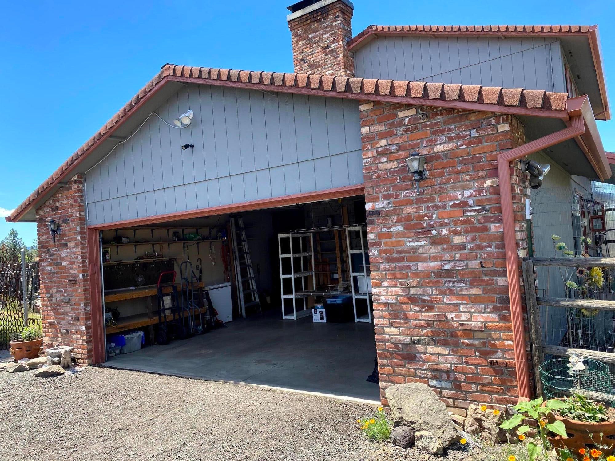 67110 Harrington Loop Road Bend, OR 97703 - Photo 2 of 36 IMG_6032