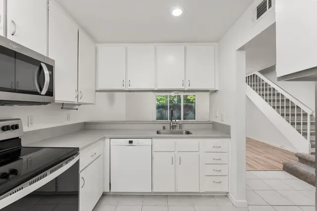 $349,999 | 709 Woodside Lane East, Unit 2, Sacramento, CA 95825