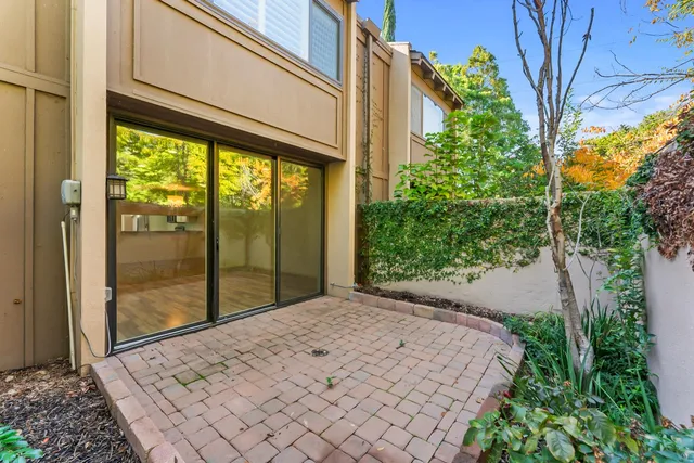 $349,999 | 709 Woodside Lane East, Unit 2, Sacramento, CA 95825