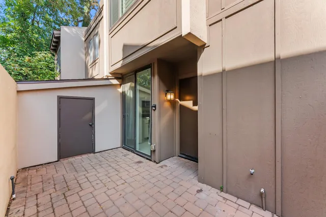 $349,999 | 709 Woodside Lane East, Unit 2, Sacramento, CA 95825