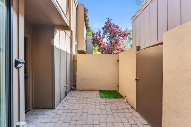 $349,999 | 709 Woodside Lane East, Unit 2, Sacramento, CA 95825