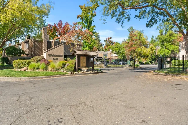 $349,999 | 709 Woodside Lane East, Unit 2, Sacramento, CA 95825