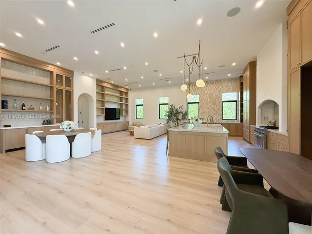 $5,995,000 | 14200 Old Cutler Road, Palmetto Bay, FL 33158