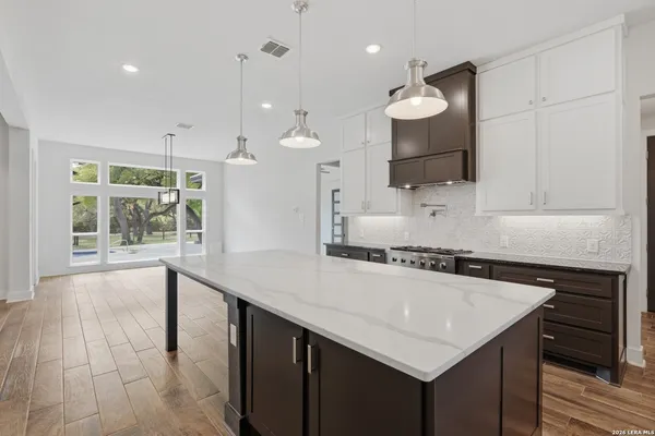 $925,000 | 259 Shepherds Crook, Helotes, TX 78023