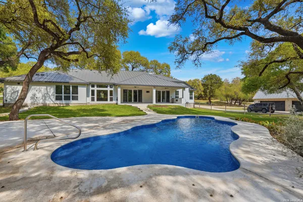 $925,000 | 259 Shepherds Crook, Helotes, TX 78023