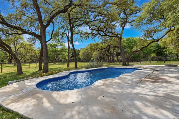 $925,000 | 259 Shepherds Crook, Helotes, TX 78023