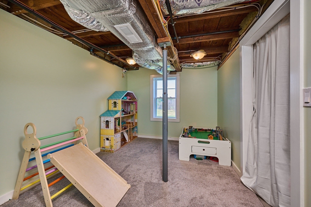 69 High Street Southampton, MA 01073 - Photo 27 of 40