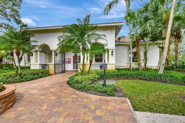 $849,900 | 6453 Kirsten Way, Lake Worth, FL 33467