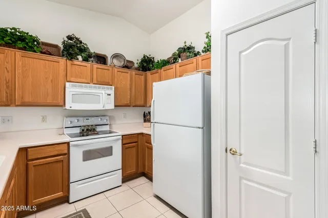 $1,975 | 1464 East Runaway Bay Drive, Chandler, AZ 85249