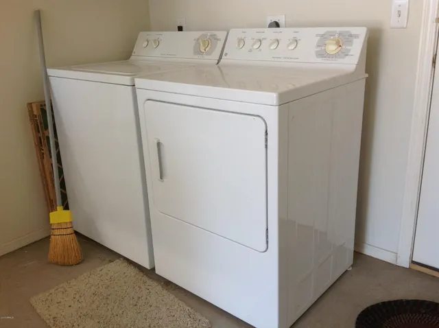 $1,975 | 1464 East Runaway Bay Drive, Chandler, AZ 85249