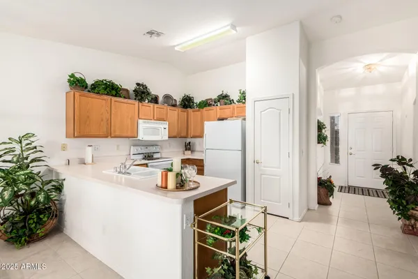 $1,975 | 1464 East Runaway Bay Drive, Chandler, AZ 85249