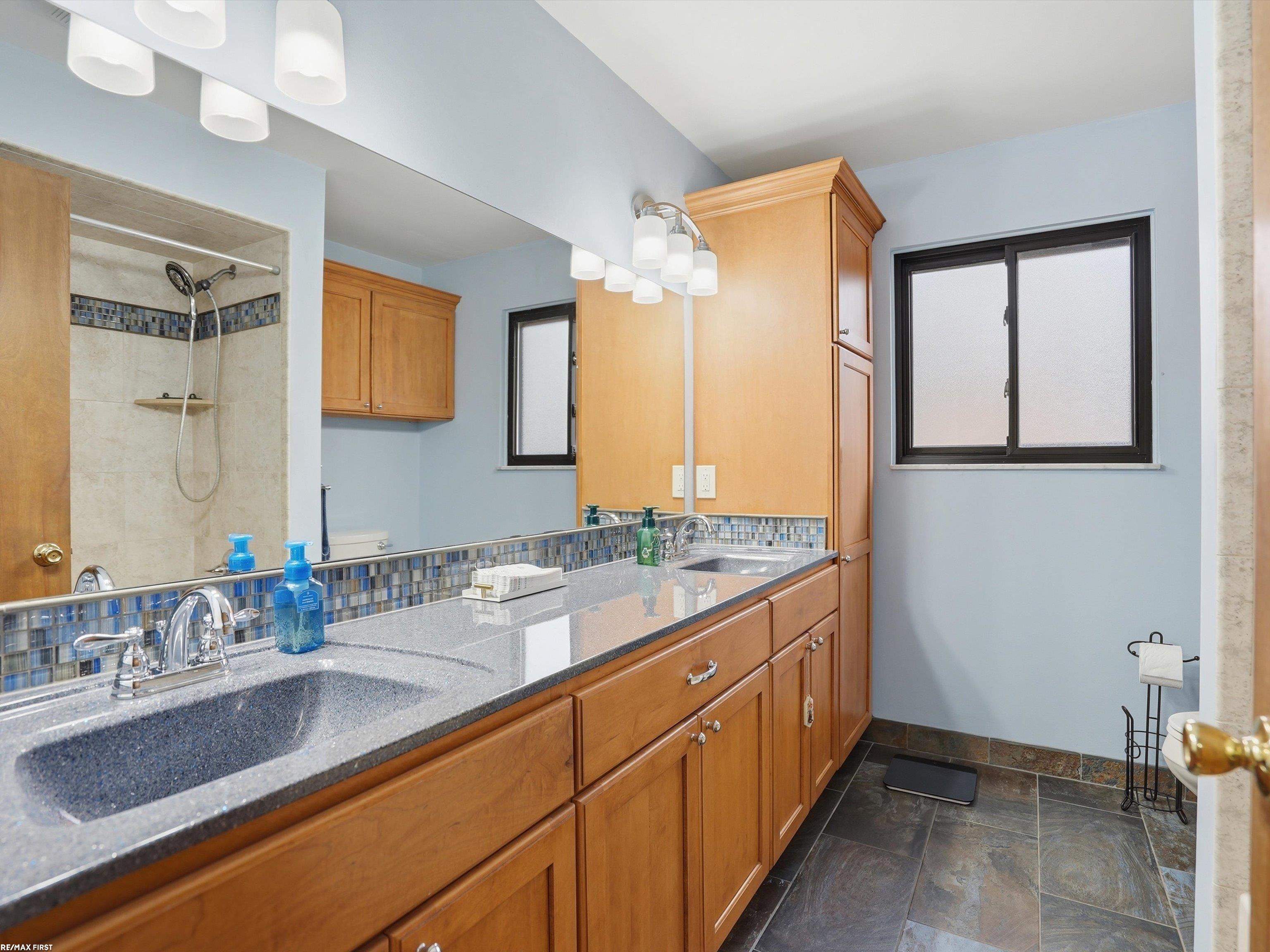 47431 Kathleen Road Macomb, MI 48044 - Photo 23 of 50