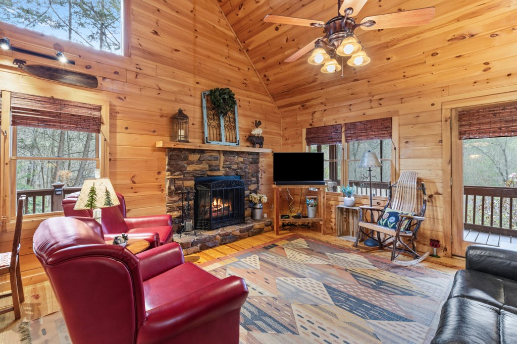 1204 Brookhaven Lane Blue Ridge, GA 30513 - Photo 7 of 44