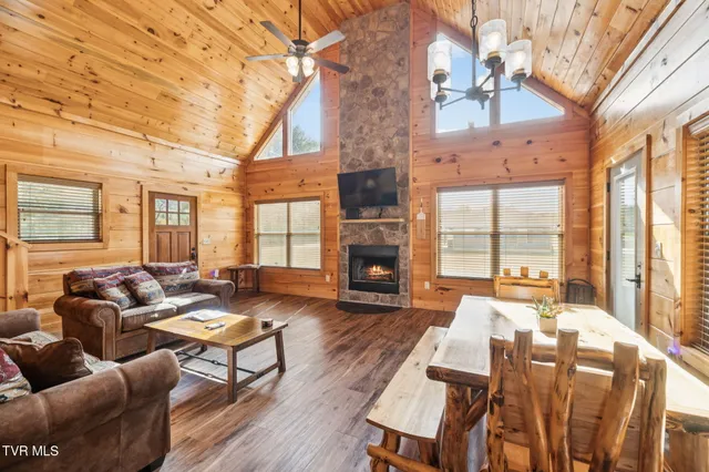 $435,000 | 3871 Holders Grove Road, Cosby, TN 37722