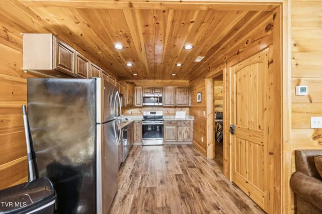 $435,000 | 3871 Holders Grove Road, Cosby, TN 37722