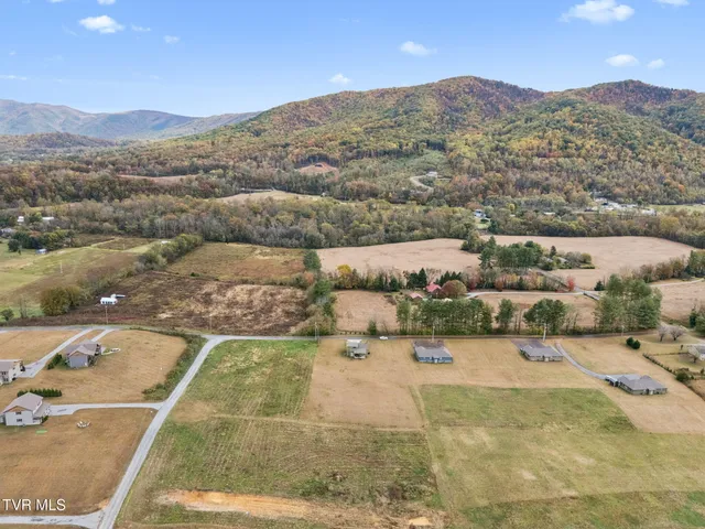 $435,000 | 3871 Holders Grove Road, Cosby, TN 37722