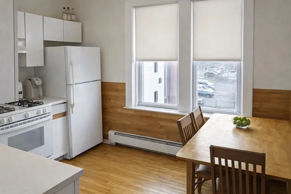 $3,500 | 117 Elm Street, Unit 4, Newton, MA 02465