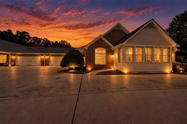$330,000 | 1001 Haven Circle, Douglasville, GA 30135