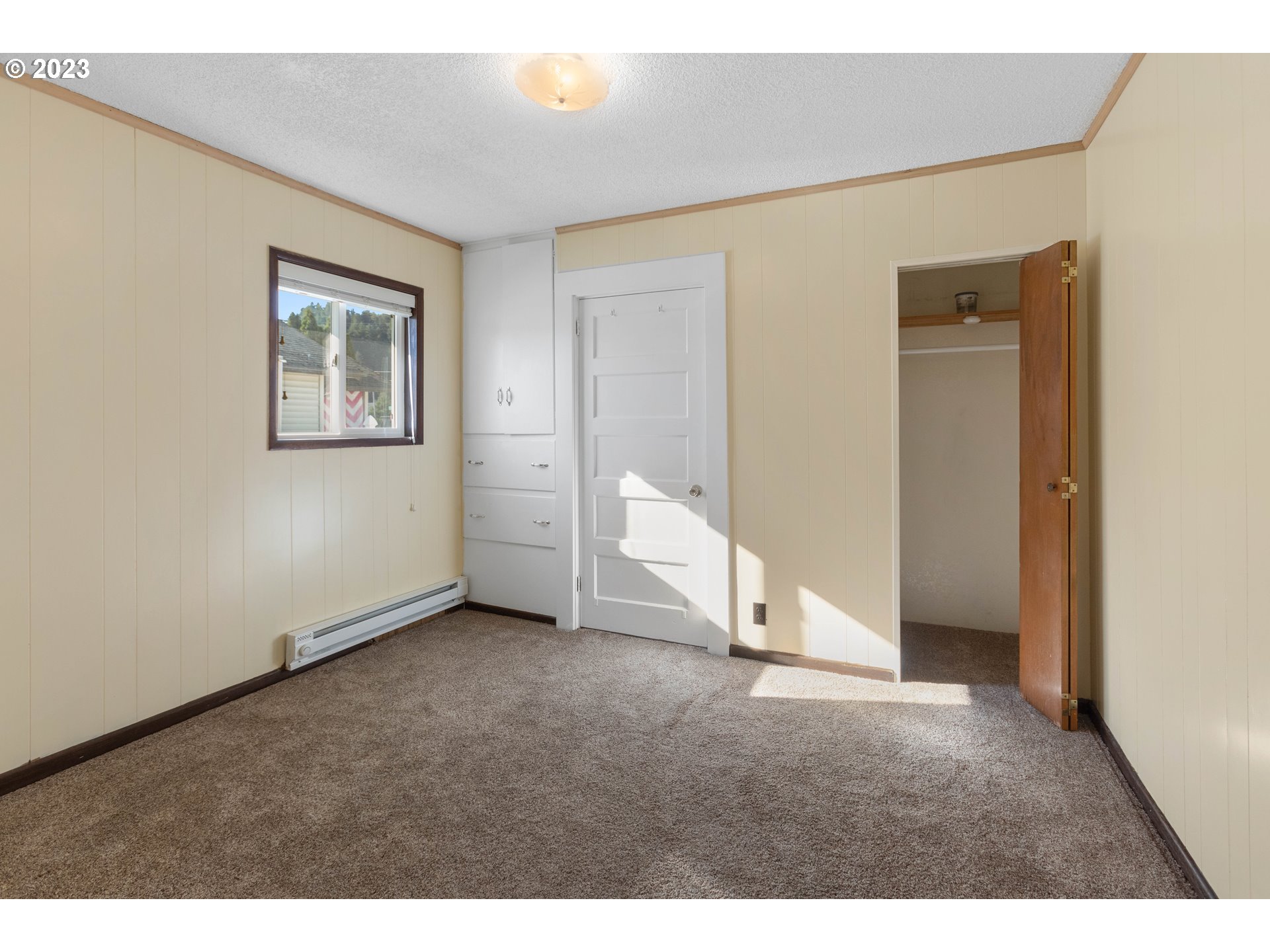 1042 Hawthorne Avenue Reedsport, OR 97467 - Photo 13 of 42 Bedroom