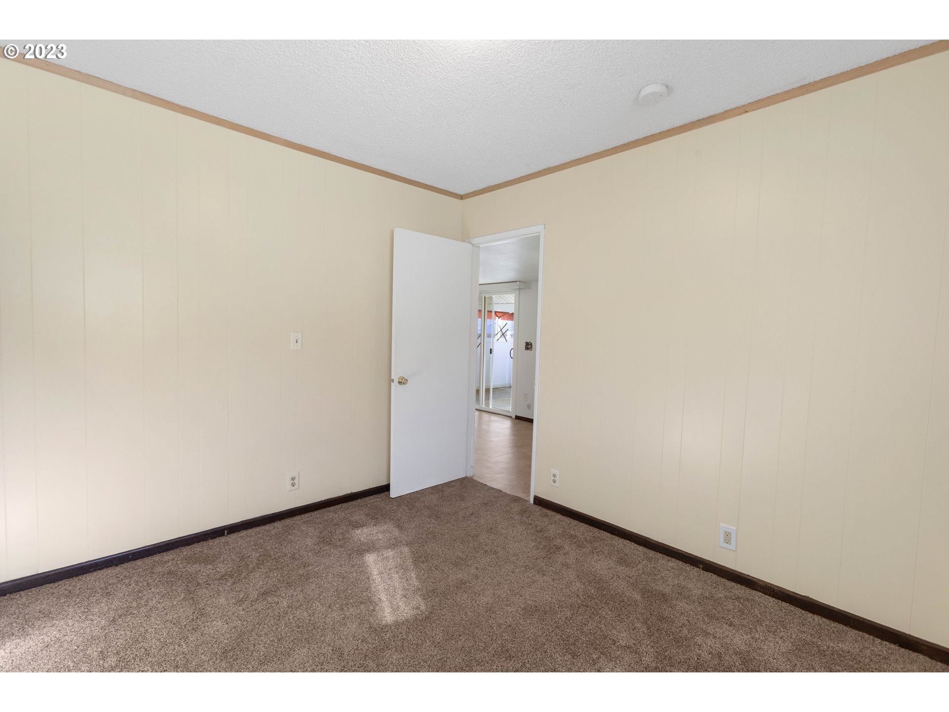 1042 Hawthorne Avenue Reedsport, OR 97467 - Photo 14 of 42 Bedroom