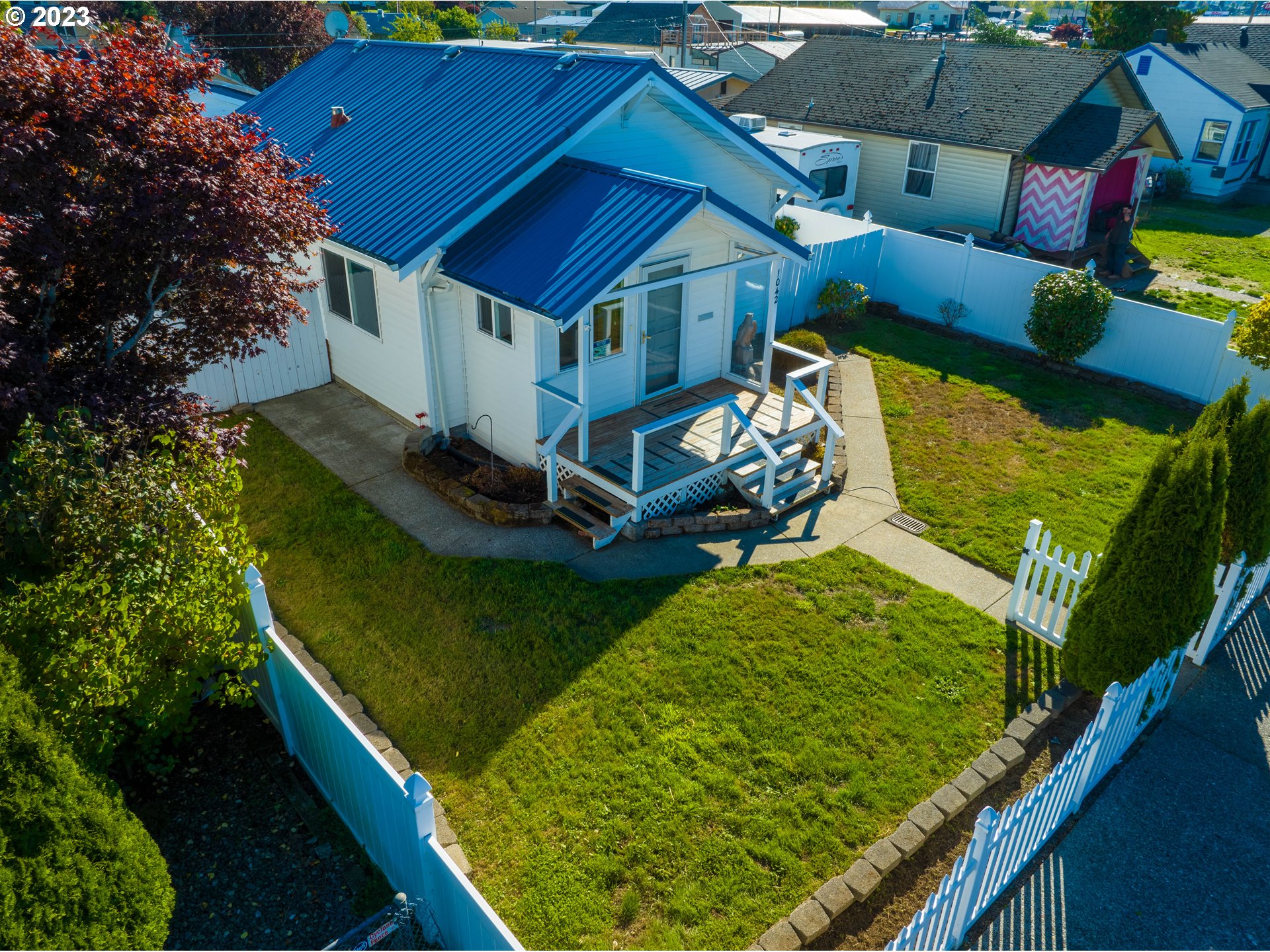 1042 Hawthorne Avenue Reedsport, OR 97467 - Photo 36 of 42 Drone View/UAV