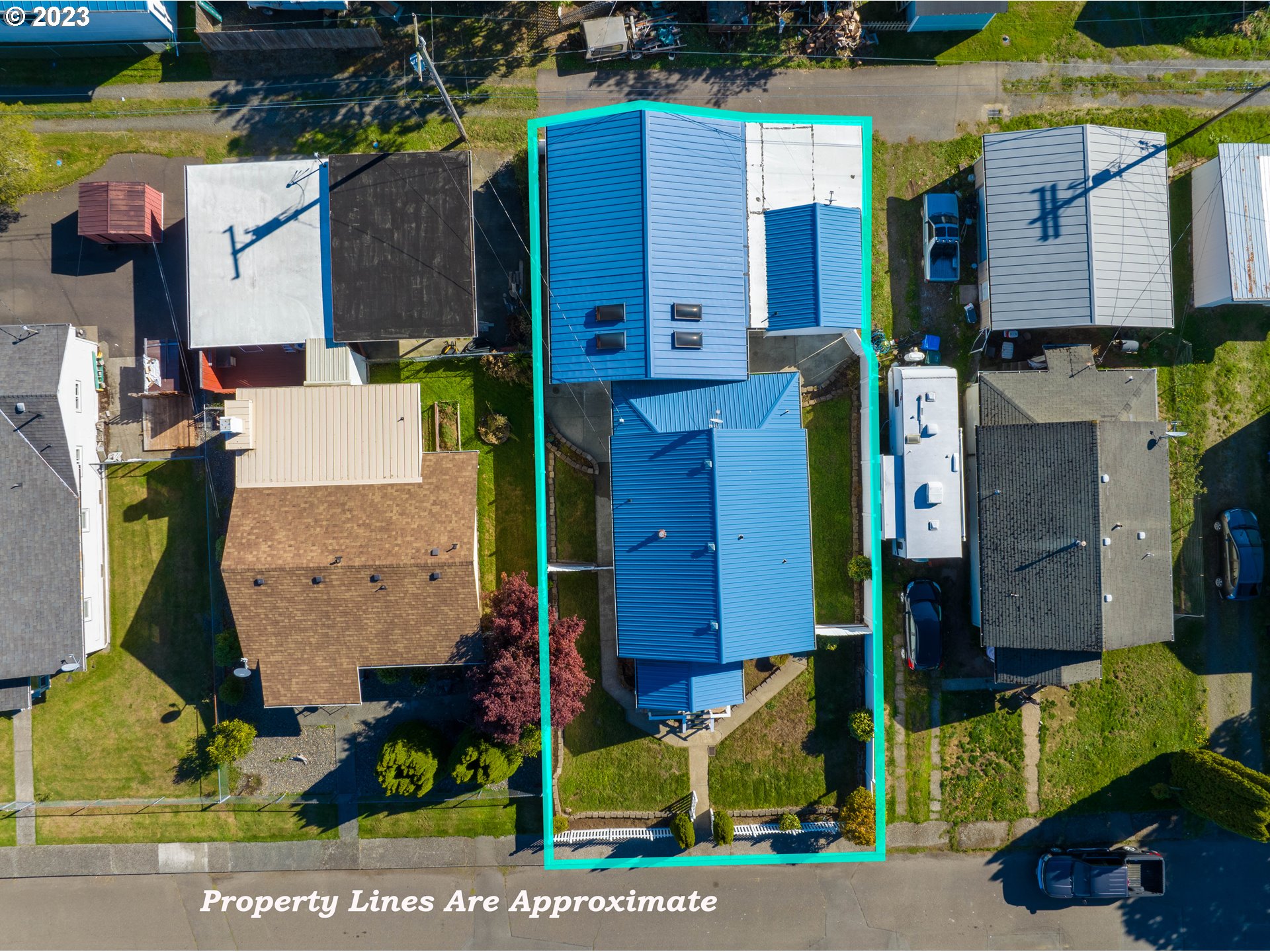 1042 Hawthorne Avenue Reedsport, OR 97467 - Photo 38 of 42 Drone View/UAV