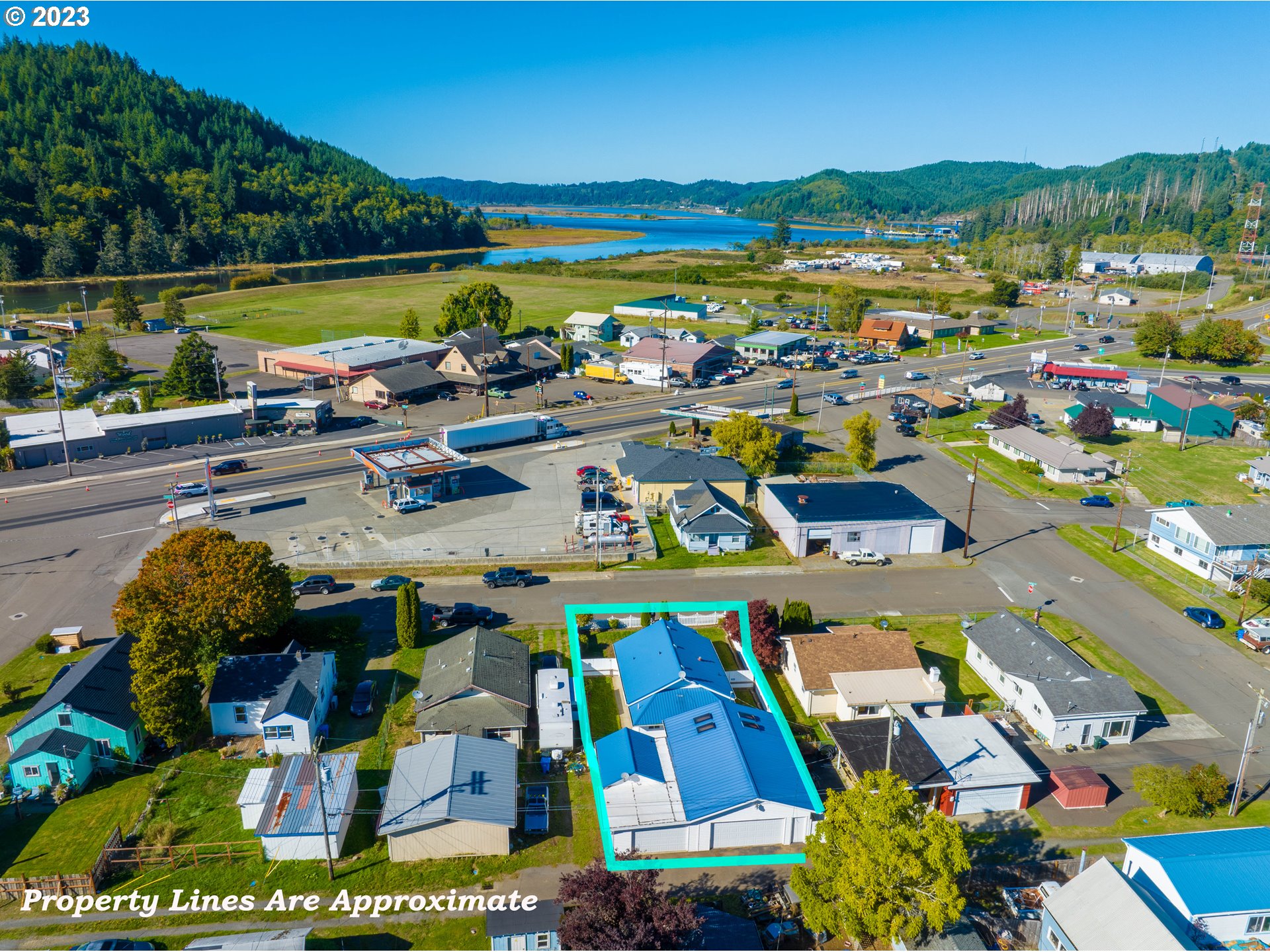 1042 Hawthorne Avenue Reedsport, OR 97467 - Photo 39 of 42 Drone View/UAV