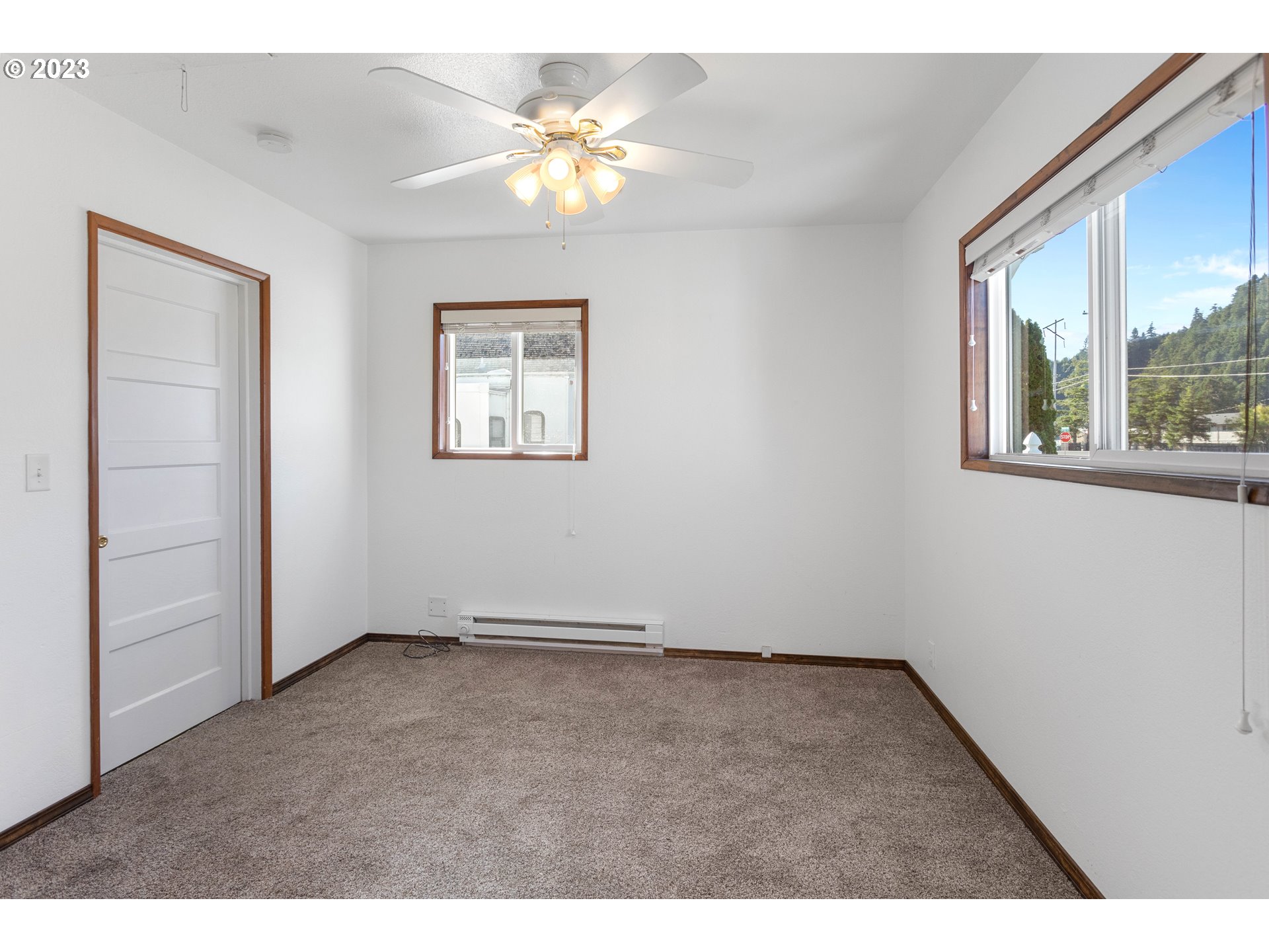 1042 Hawthorne Avenue Reedsport, OR 97467 - Photo 10 of 42 Bedroom