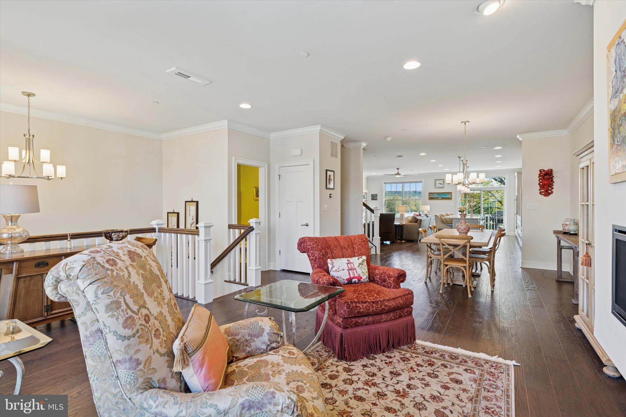 50 Parkview Cir. Wayne, PA 19087 - Photo 17 of 43 Front living room