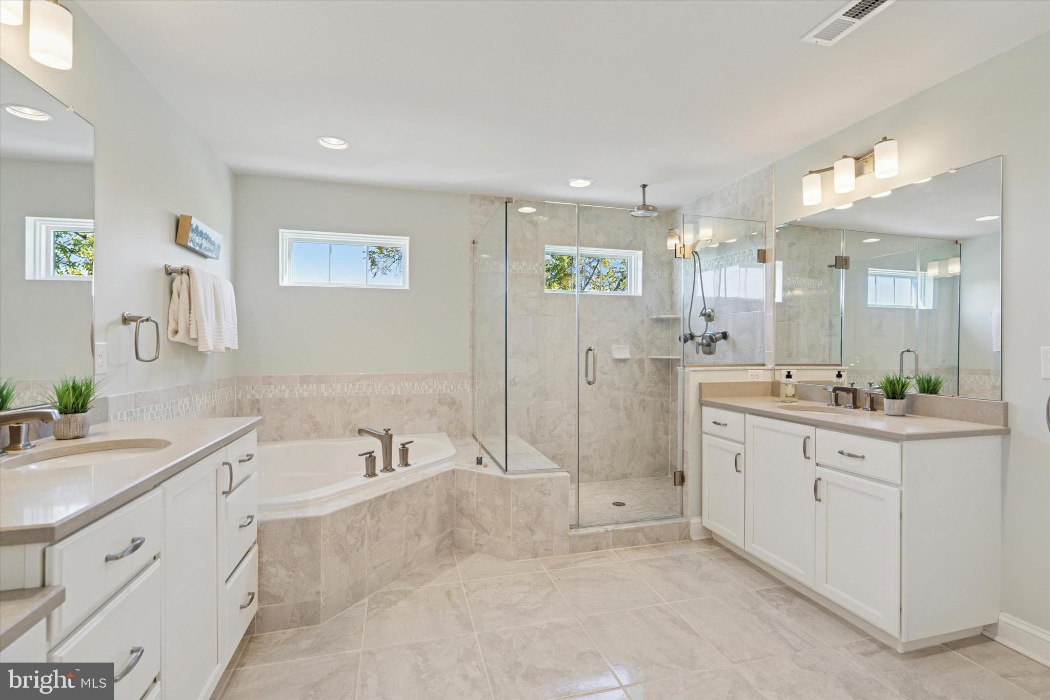 50 Parkview Cir. Wayne, PA 19087 - Photo 23 of 43 Spa like bath - dual vanities