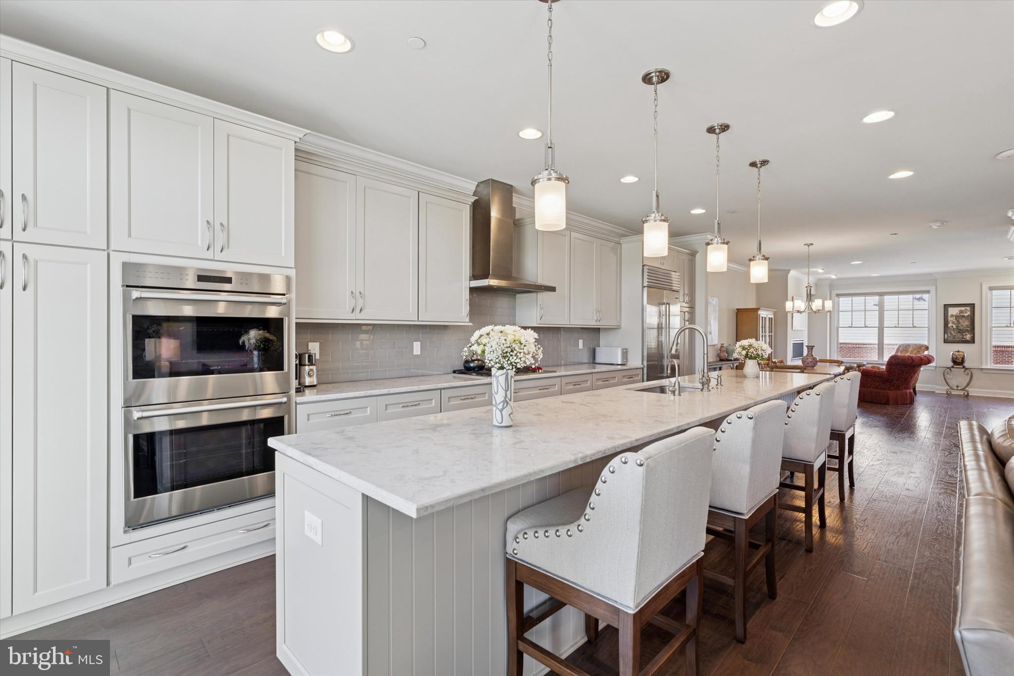 50 Parkview Cir. Wayne, PA 19087 - Photo 6 of 43 Double oven (one convection)