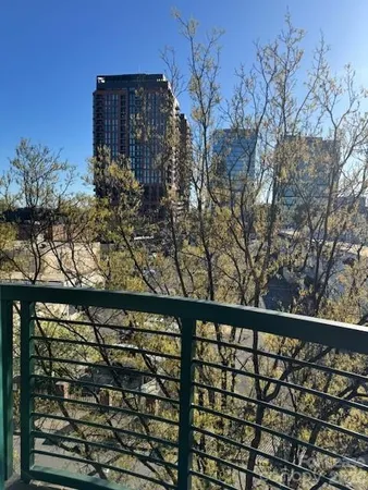 $2,000 | 115 East Park Avenue, Unit 423, Charlotte, NC 28203