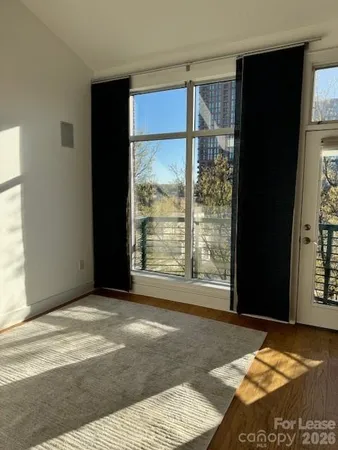 $2,000 | 115 East Park Avenue, Unit 423, Charlotte, NC 28203