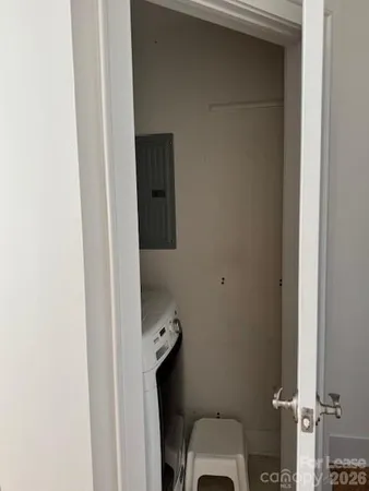 $2,000 | 115 East Park Avenue, Unit 423, Charlotte, NC 28203