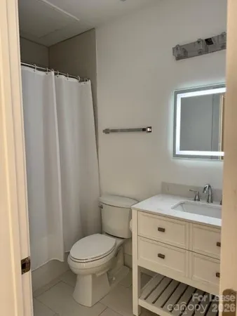 $2,000 | 115 East Park Avenue, Unit 423, Charlotte, NC 28203