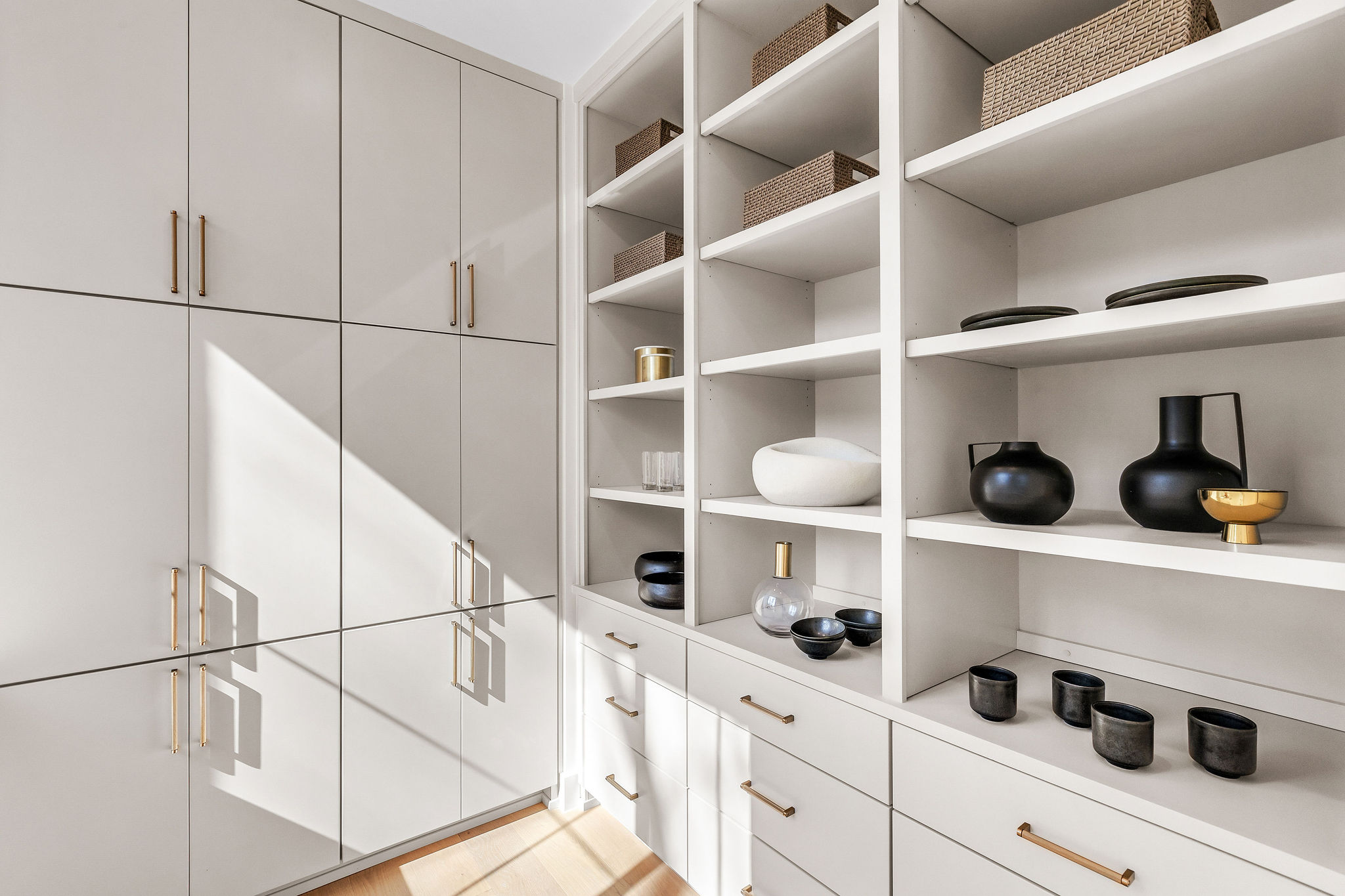 8307 Silver Ridge Drive Austin, TX 78759 - Photo 10 of 27 View of walk in closet