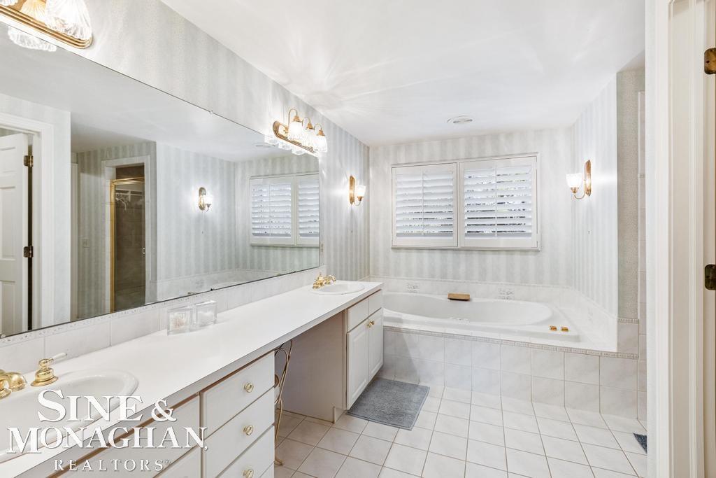 85 South Duval Road Grosse Pointe, MI 48236 - Photo 13 of 49 50103350-12.JPG