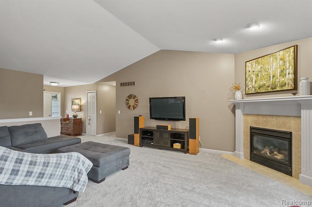 821 Dewars Street Howell, MI 48843 - Photo 6 of 31 Gallery Image 6