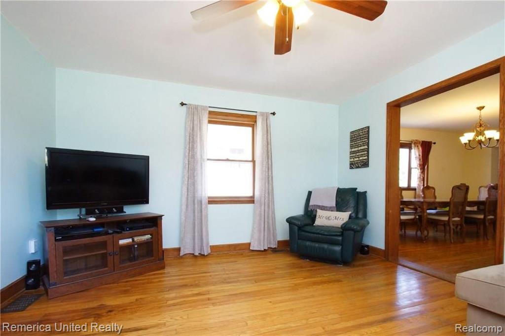 9803 Meskill Road Columbus, MI 48063 - Photo 8 of 44