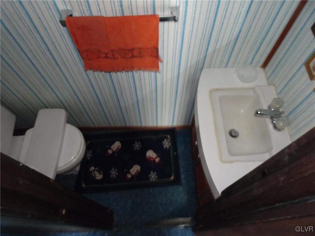 432 Locust Road Hellertown, PA 18055 - Photo 18 of 25 2nd floor bedroom powder room