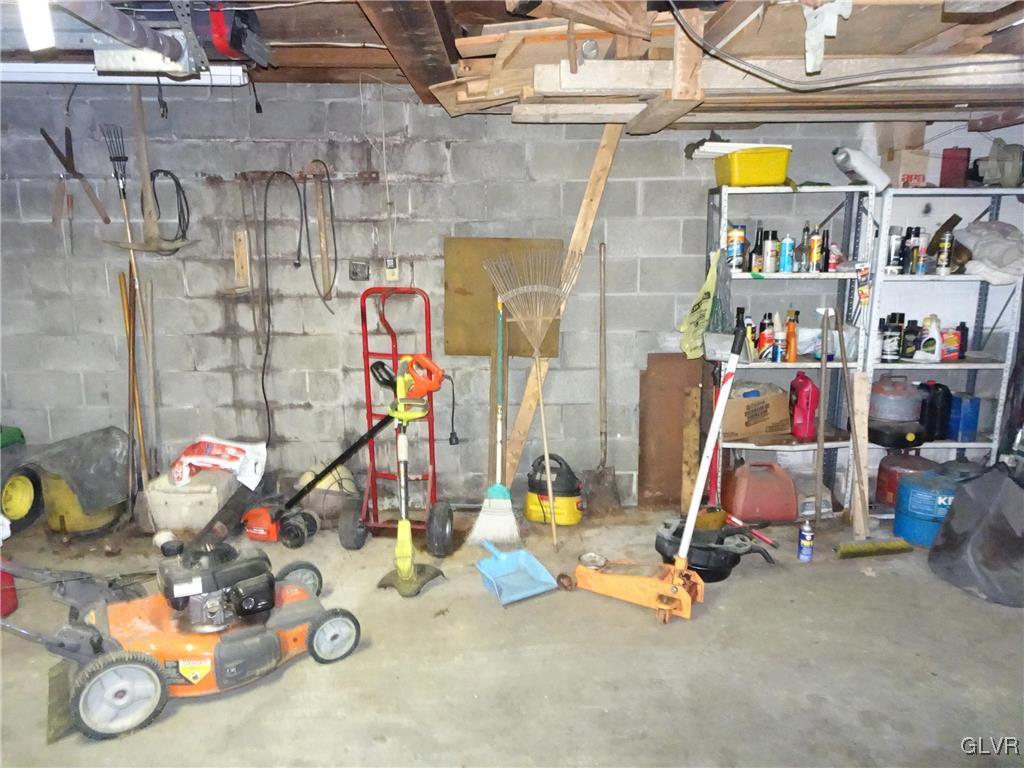 432 Locust Road Hellertown, PA 18055 - Photo 24 of 25 Garage